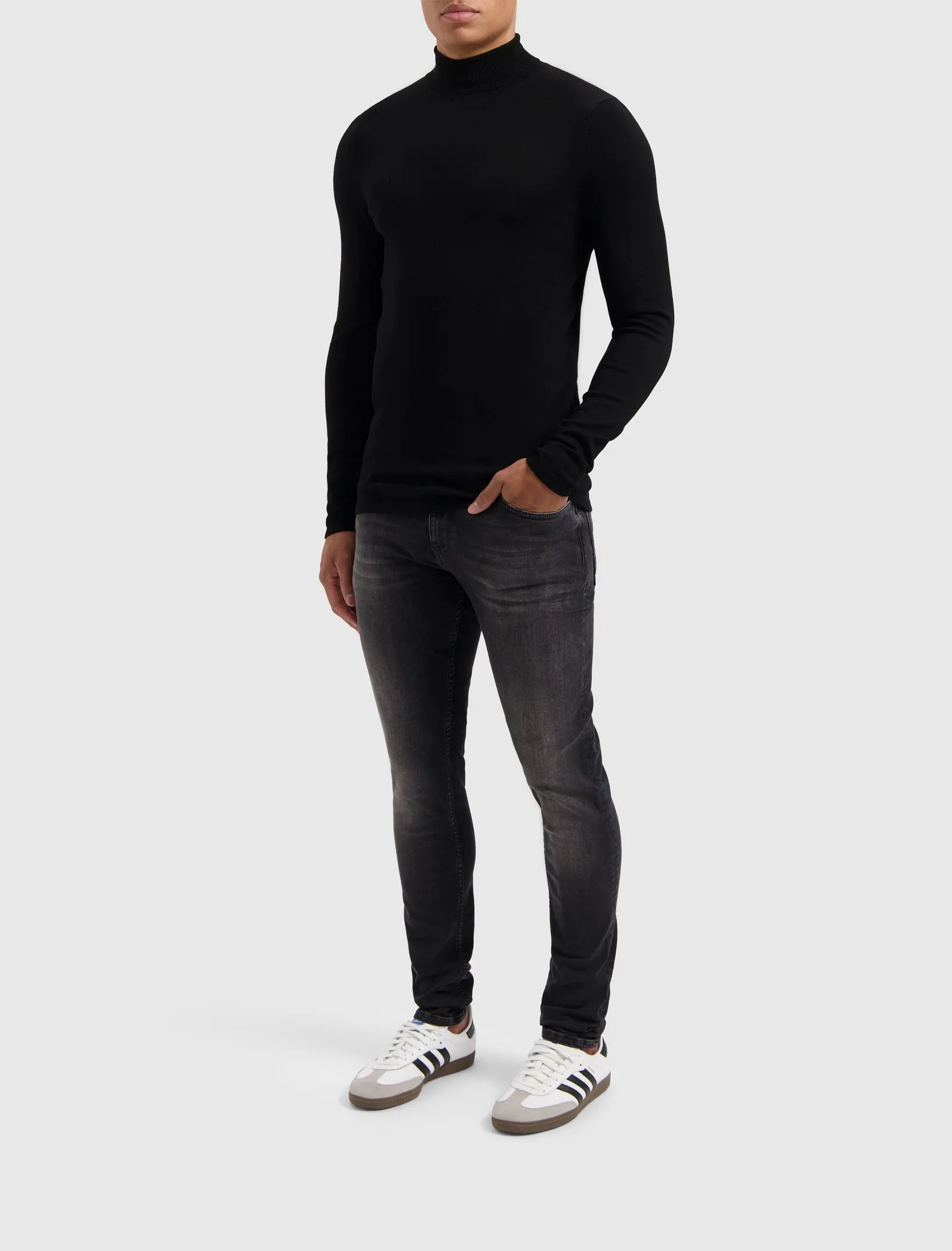 Essential Knitwear Turtleneck Sweater | Black